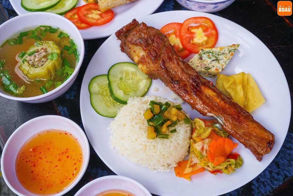 Cơm Tấm Nha Trang – Từ món ăn bình dân đến “must try” ở phố biển