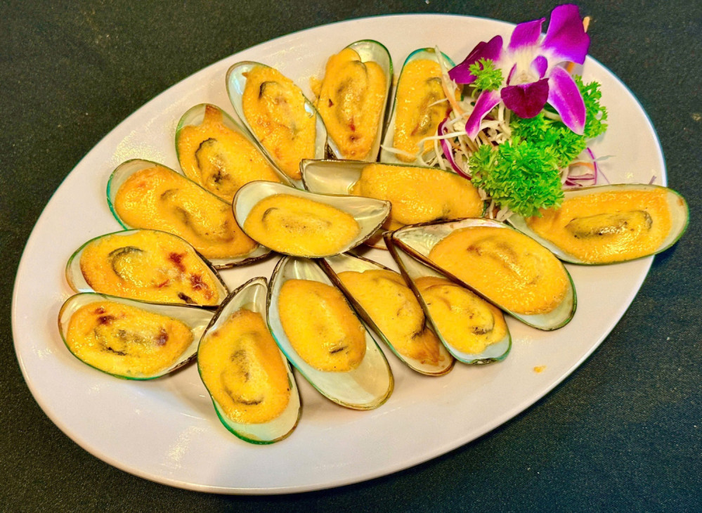 Nhà Hàng Trạm Eo Biển Bãi Dài