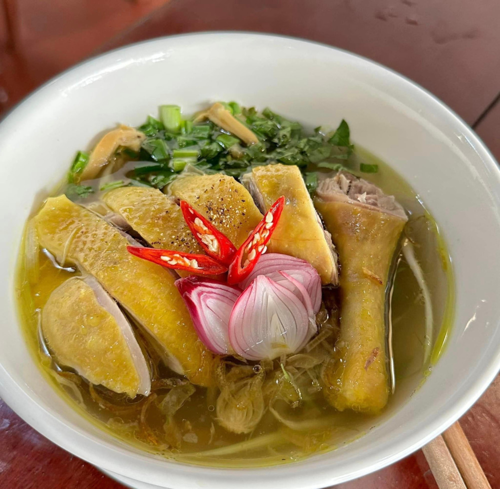 Phở Gà Tây Nguyên - Dương Hiến Quyền