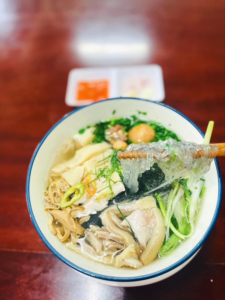 Phở Gà Tây Nguyên - Dương Hiến Quyền