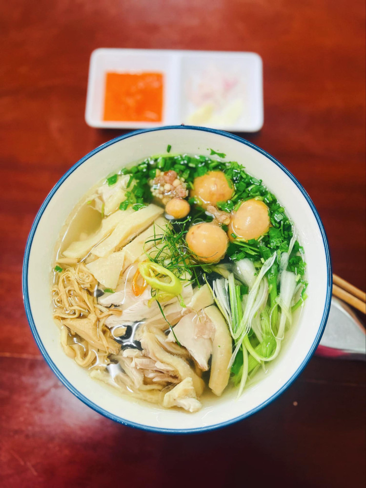 Phở Gà Tây Nguyên - Dương Hiến Quyền