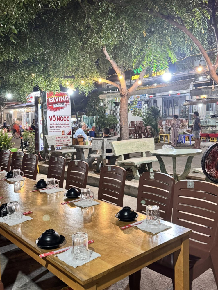 Hải Sản Cơm Lẩu Võ Ngọc