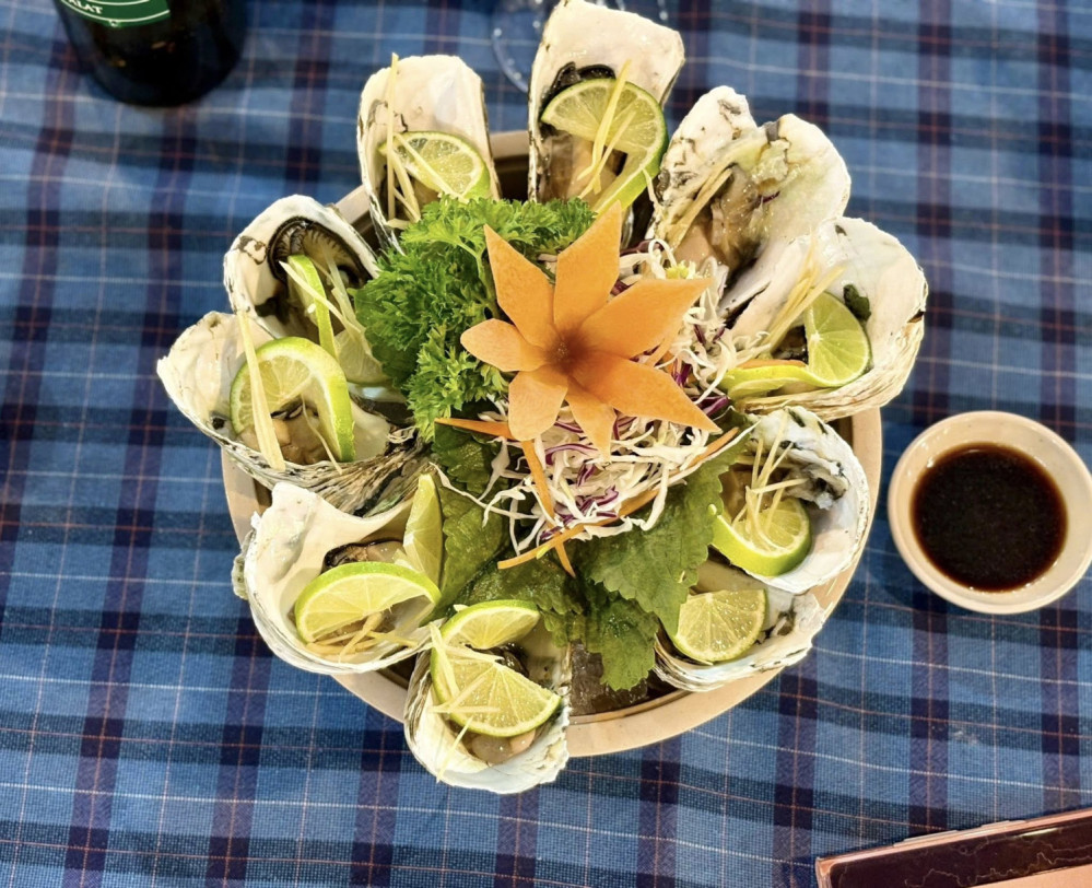 Nhà hàng Hải Sản Vịnh Cam Ranh - Bình Hưng Seafood Restaurants