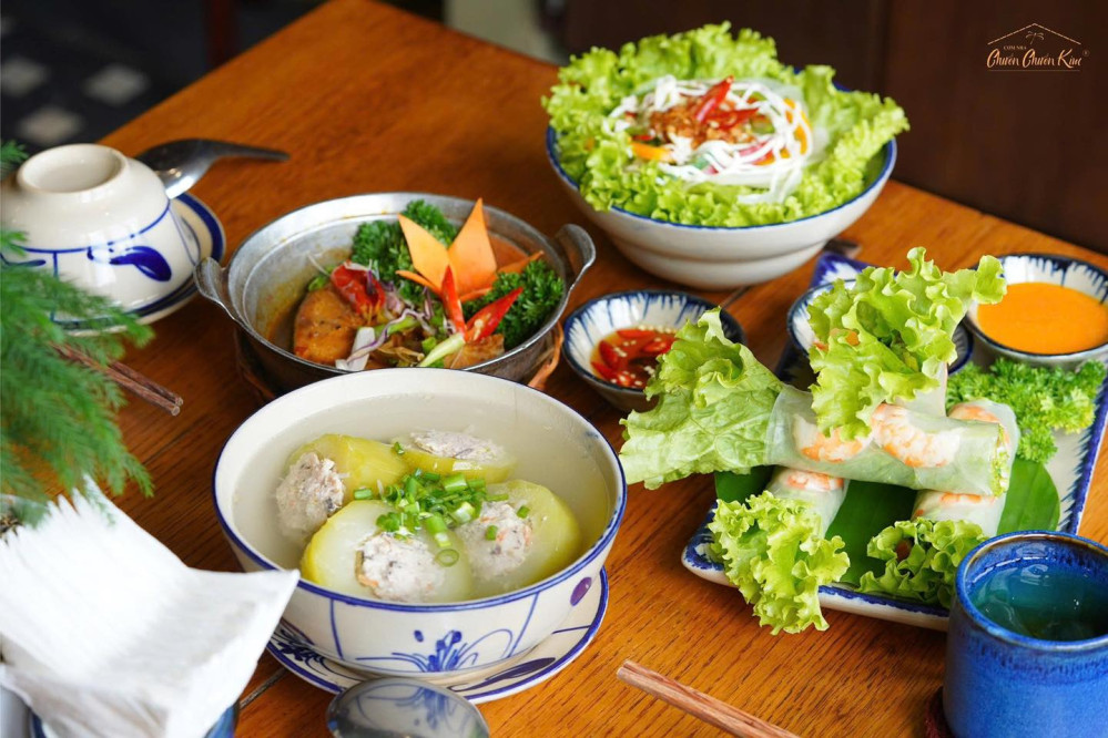 Cơm nhà Chuồn Chuồn Kim