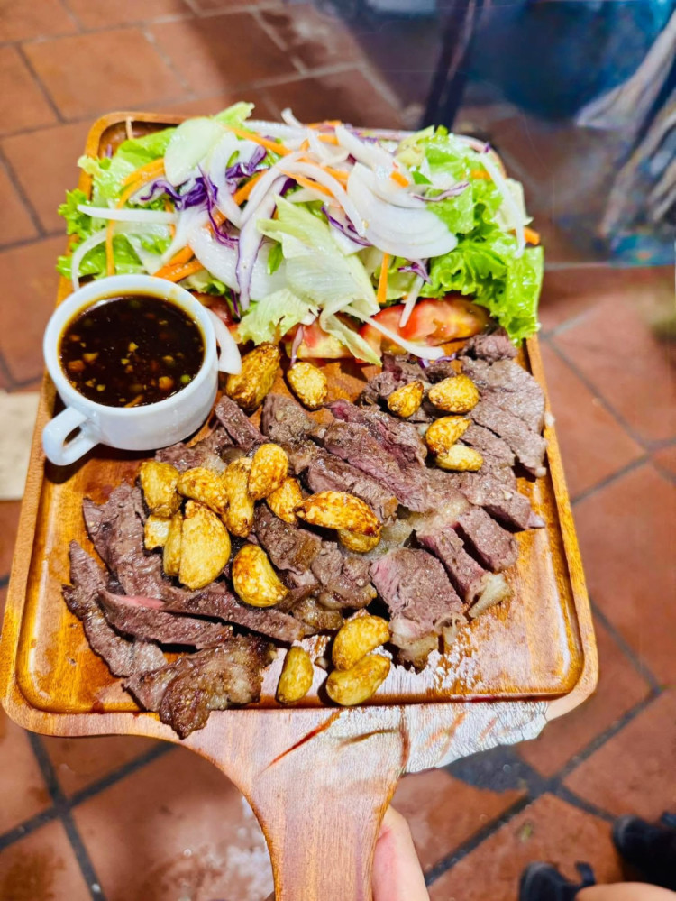 Làng Ẩm Thực Ven Sông