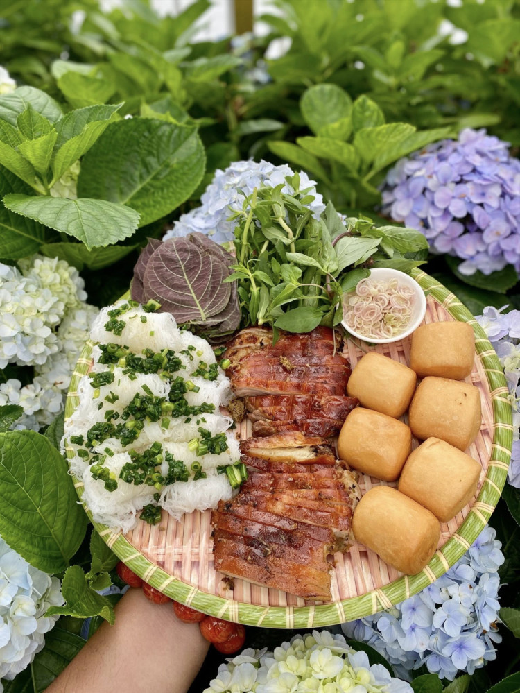 Làng Ẩm Thực Ven Sông