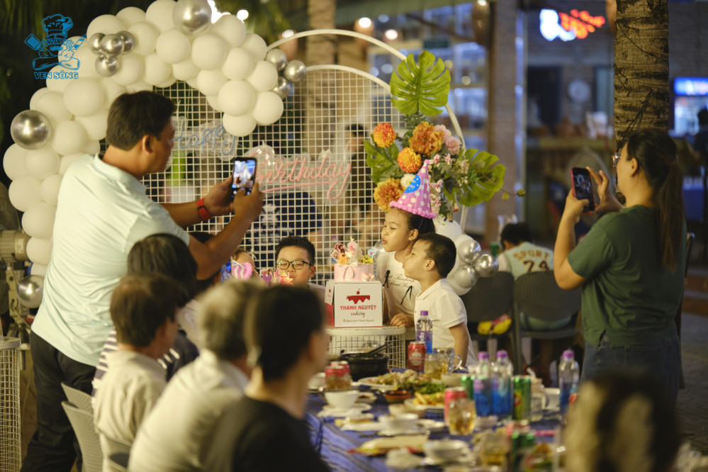 Làng Ẩm Thực Ven Sông