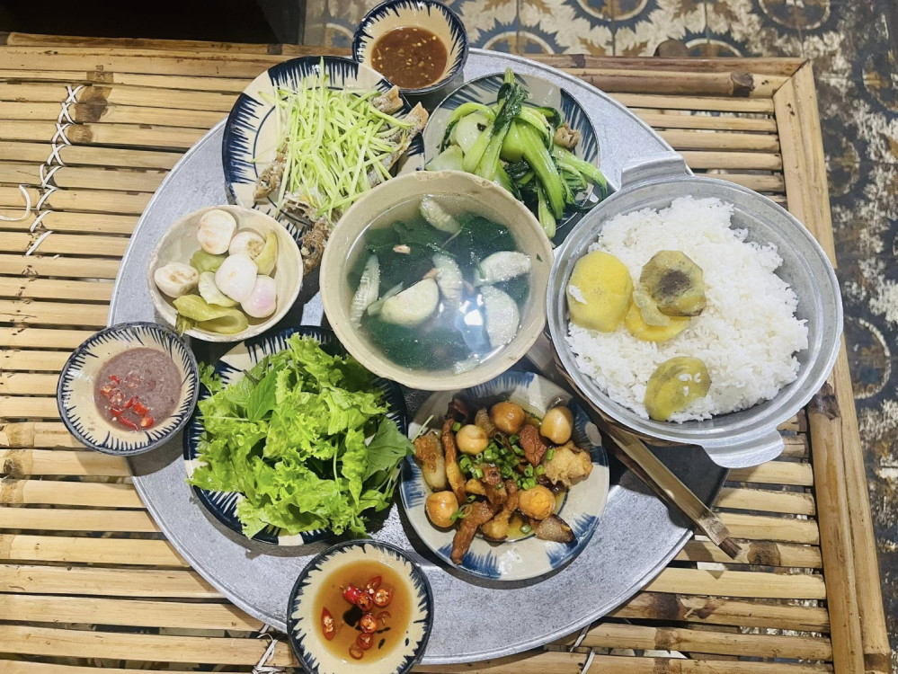 Tiệm Ăn Bao Cấp Lê Thị