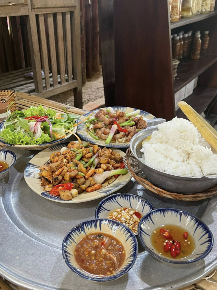 Tiệm Ăn Bao Cấp Lê Thị