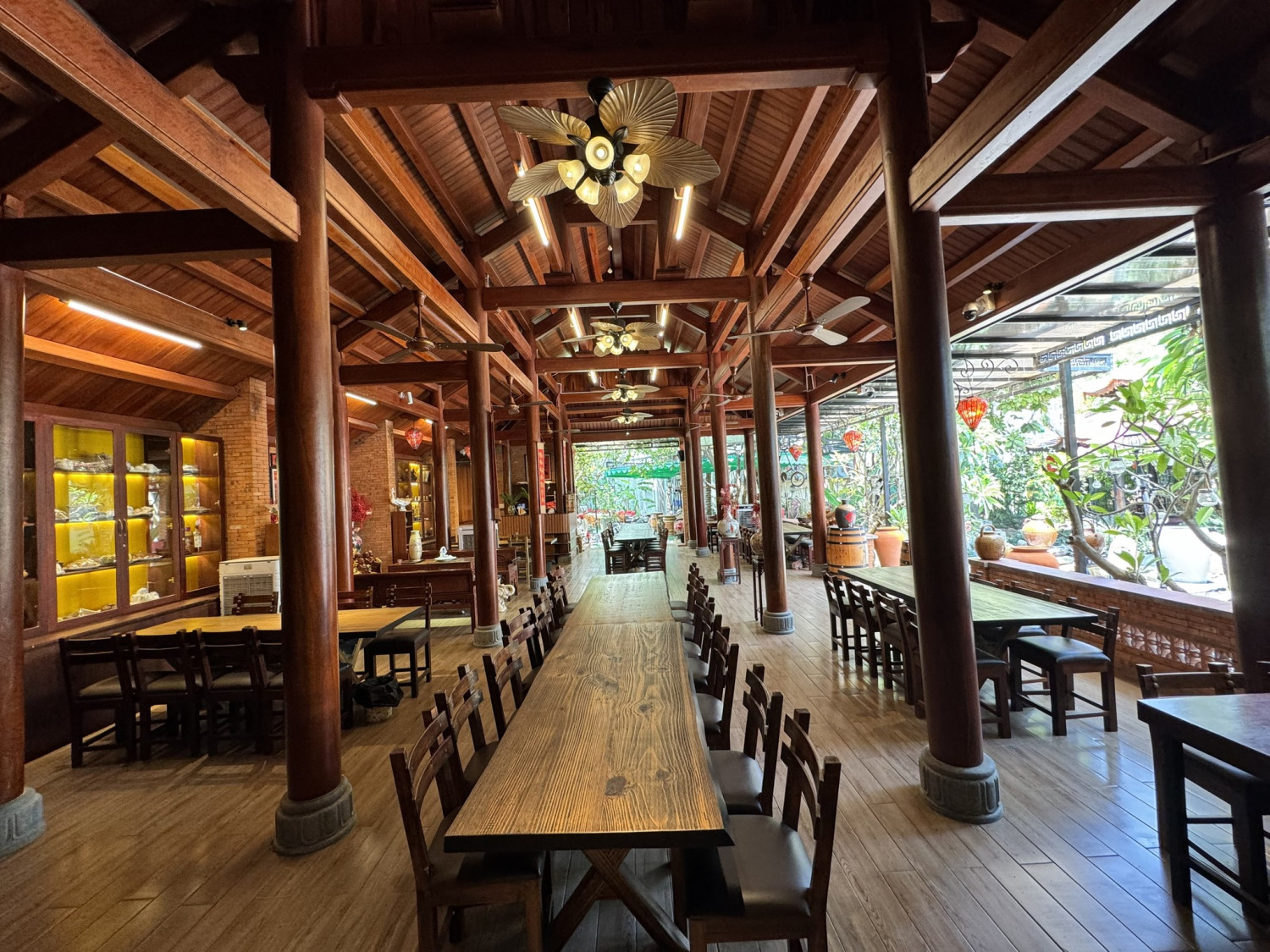 Nhà hàng Garden House Dốc Lết